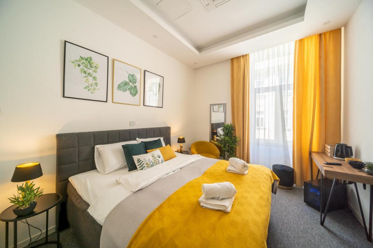 Elenas Rooms & Apartment Загреб Екстериор снимка