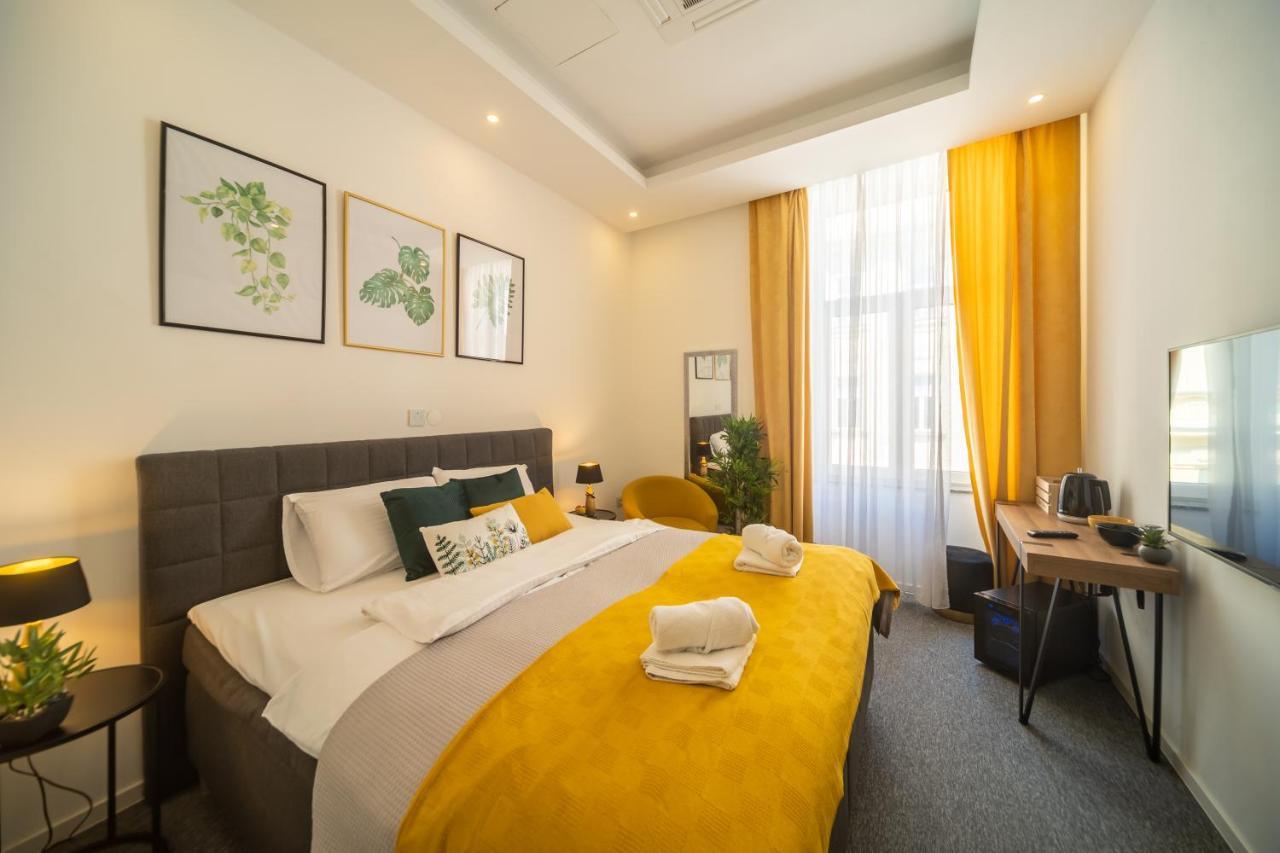 Elenas Rooms & Apartment Загреб Екстериор снимка